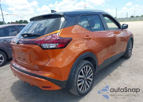 2021 Nissan Kicks Sv Xtronic Cvt z USA, uszkodzony, nr VIN 3N1CP5CV9ML555120
